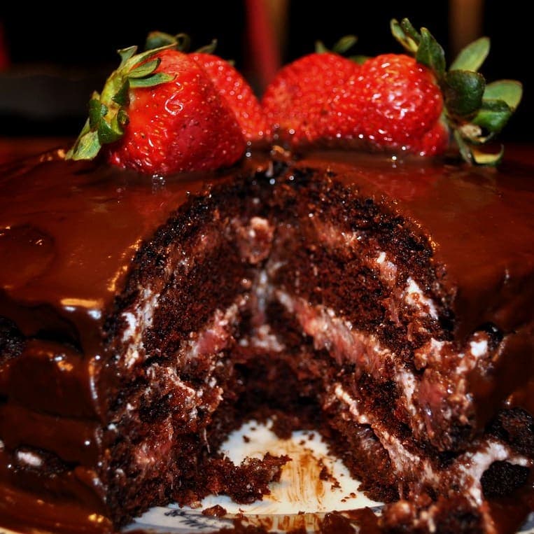 Belgian Strawberry Cake — chocolate sponge cakes