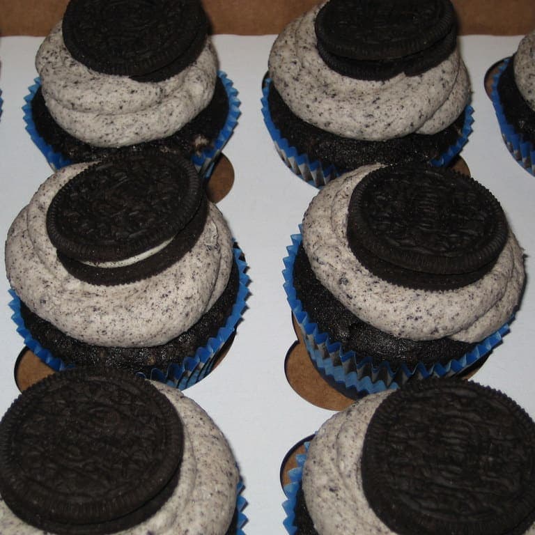 Cookies & Cream Cake — vanilla sponge cakes from Butterleaf Bakehouse